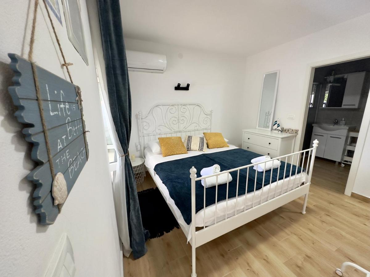 Matek Family & Studio Apartment Rovanjska Eksteriør billede