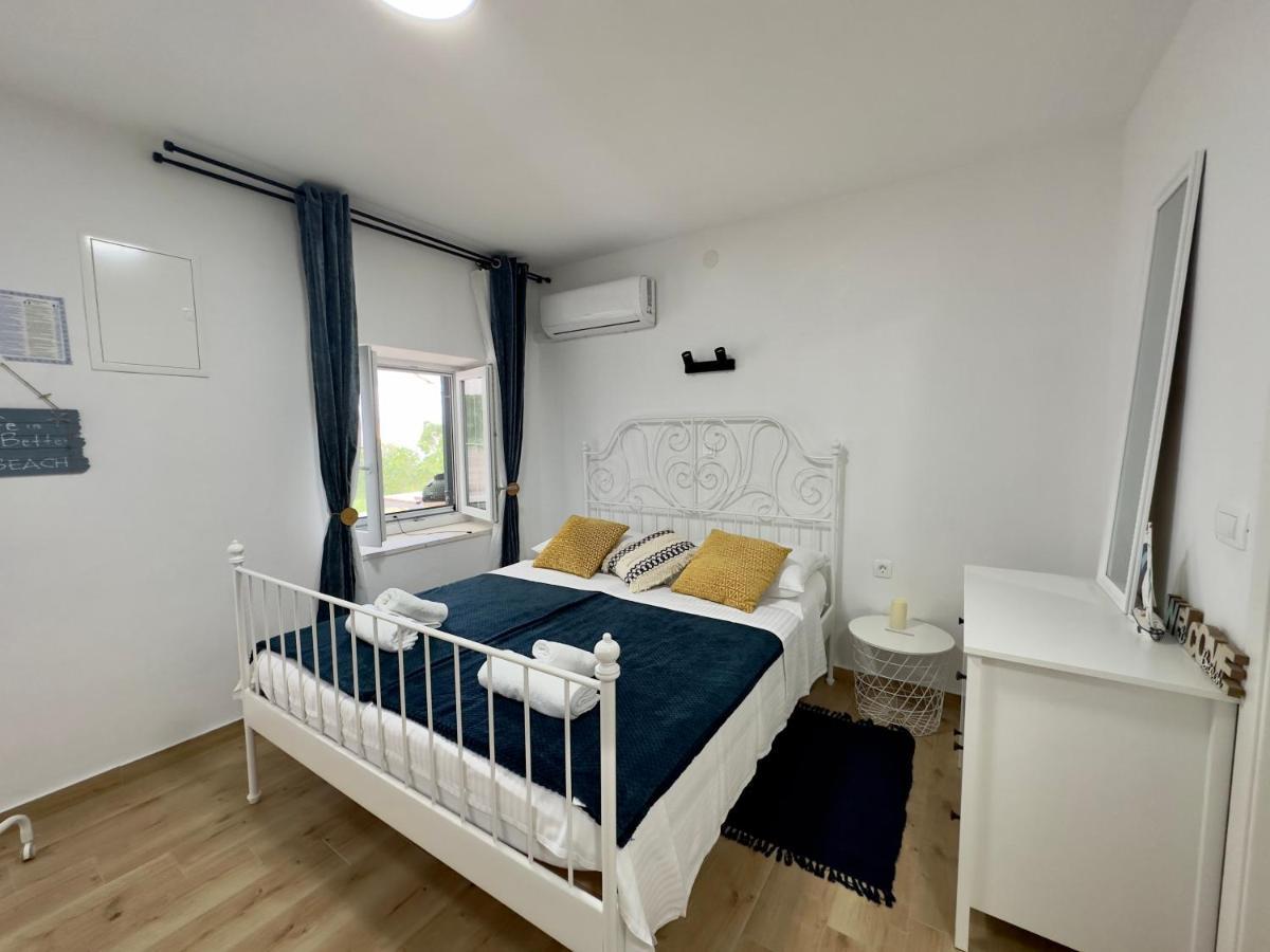 Matek Family & Studio Apartment Rovanjska Eksteriør billede