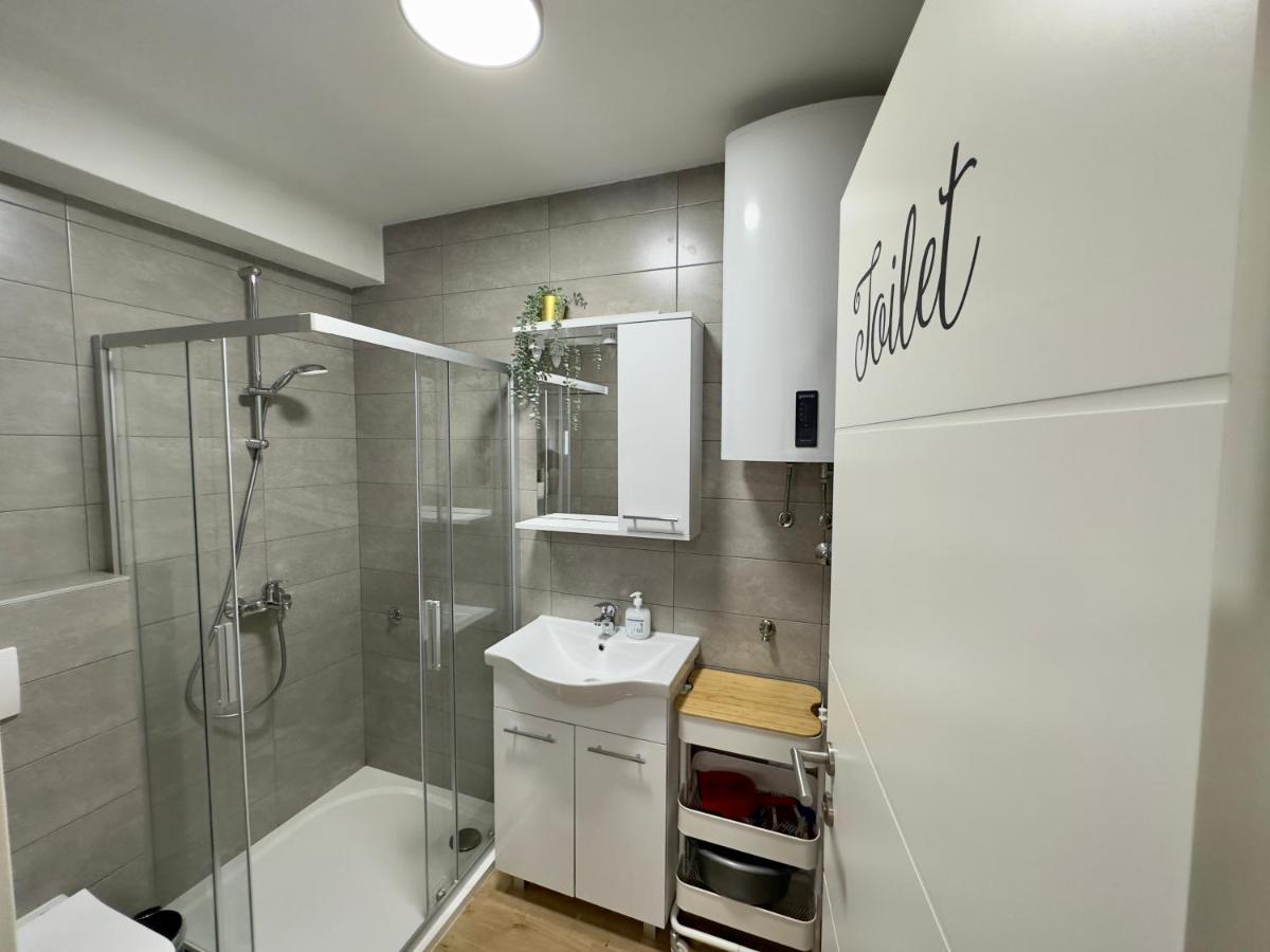 Matek Family & Studio Apartment Rovanjska Eksteriør billede