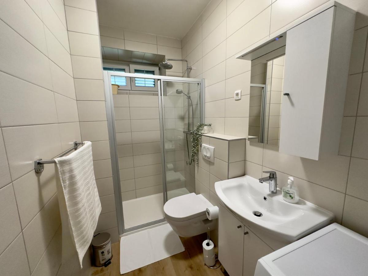 Matek Family & Studio Apartment Rovanjska Eksteriør billede